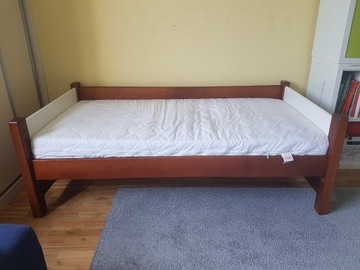 łóżko dziecięce 166x90 (250 zł) + materac (50zł)
