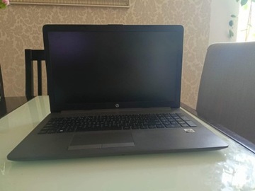 Laptop HP HP 250 G7 i3