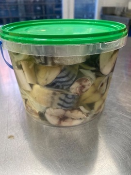 Steki makreli marynowane z cebulą (2.5 kg netto)