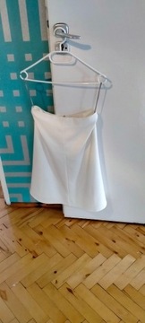 Biała spódnica Reserved o rozmiarze 36.