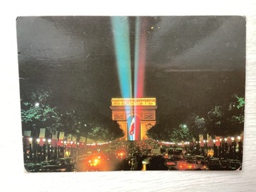 Paryż Łuk Triumfalny nocą pocztówka rok 93