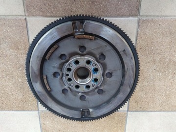 Koło sprzęgło LuK 415079610 do RENAULT Nissan 