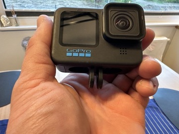 GoPro Hero 10 Black, Pilot, Monopod, akcesoria