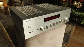 Amplituner stereo Yamaha R-N602 srebrny