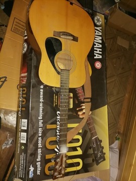 Gitara Yamaha akustyczna