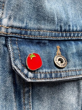Pin przypinka broszka pomidor vintage fashion