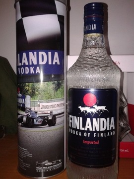 Butelka i tuba po Finlandia vodka wódka