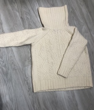 Kremowy wełniany sweter Rozmiar S