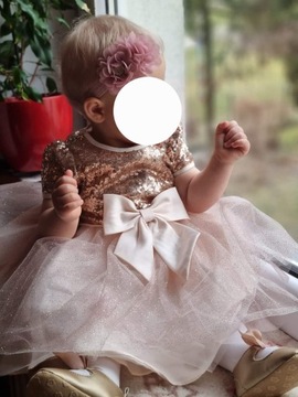 Prześliczna sukienka niemowlęca na okazje rozm. 80