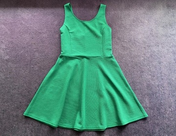 42 H&M zielona sukienka rozkloszowana na ramiączka