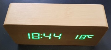 Zegar budzik LED zielony reagujący na dźwięk