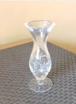 Mały szklany wazon wysokość 13cm