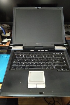 Retro laptop Toshiba Satellite S2450-201