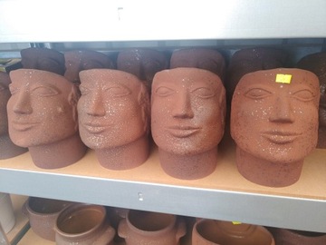 Doniczka ceramiczna - głowa kobiety