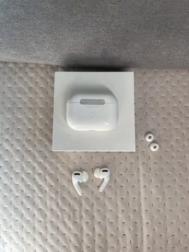 Apple Airpods Pro słuchawki Lightning stan igła