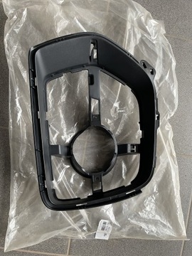 Ramka halogenu prawa BMW X6 E71 nr OEM 51117210936