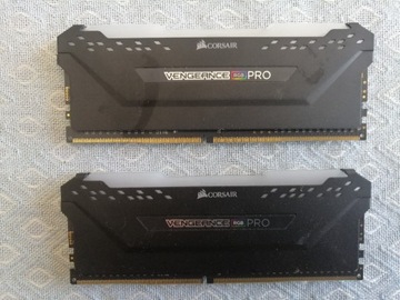 CORSAIR VENGEANCE PRO RGB 16GB (2x8) 3200MHz DDR4