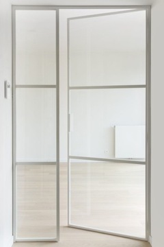 Drzwi szklane loftowe z ościeżnicą białe szprosy