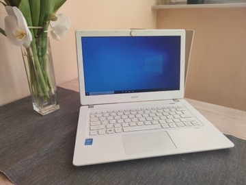 Laptop Acer Aspire V3-371 + gratis etui