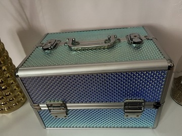 Kuferek kosmetyczny (walizka) holograficzny