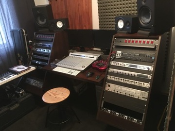 Biurku studyjne muzyczne studio nagrań