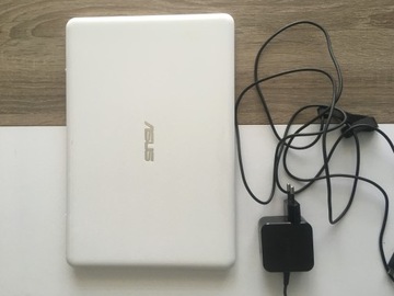 Asus EeeBook X205TA 11,6 2/32GB SSD