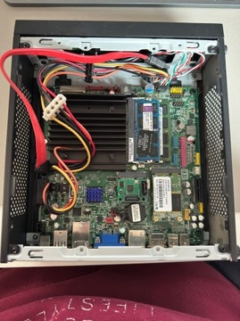 Intel Atom FreeNAS mini-ITX