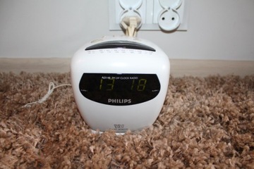 Radio-budzik Philips AJ3140/04W   z 2 alarmami 
