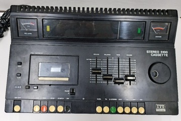 Stary niemiecki Radiomagnetofon kasetowy ITT 1970 
