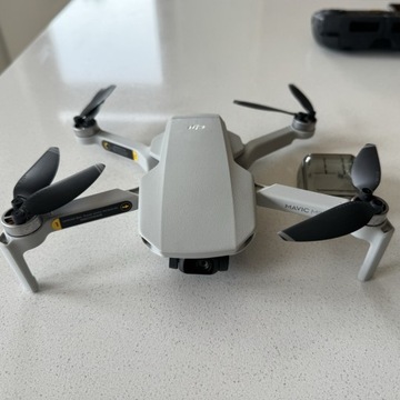 Dron DJI Mavic Mini uszkodzony