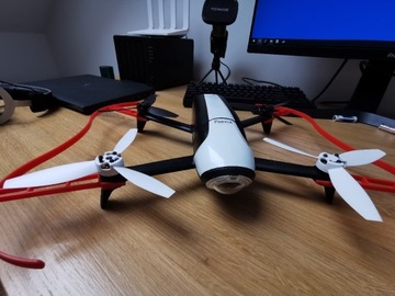 Dron Parrot bebop 2