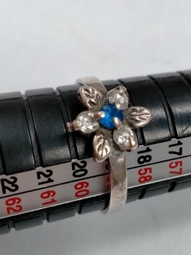 Srebrny pierścionek kwiatuszek rozmiar 19