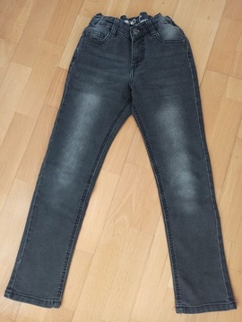 Wygodne spodnie jeans r.140 chłopięce szare