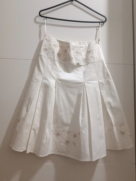 Biała spódnica, plisowana, rozmiar 36.