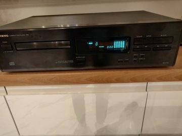 Odtwarzacz CD Onkyo 7110