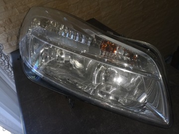 Prawa lampa opel insignia 