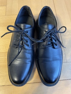 Buty / pantofle eleganckie dla chłopca CCC Ottimo r. 35