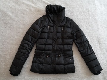Czarna pikowana kurtka Reserved 34