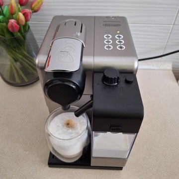 Ekspres do kawy DeLonghi EN550S Nespresso