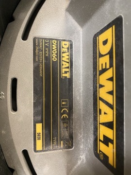DeWalt laser kątowy DW060
