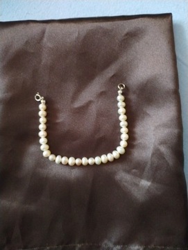 Bransoletka z perłami długość 18 cm.