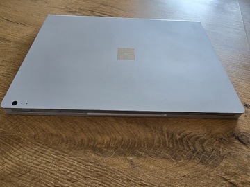 Surface book 2 i7 8gb ram 256 ssd gtx 1050