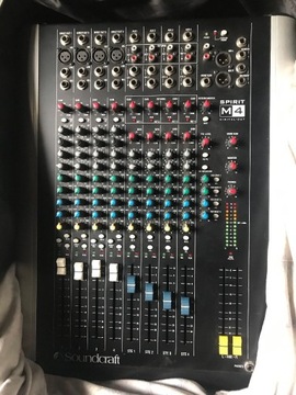 MIKSER SOUNDCRAFT SPIRIT M4 