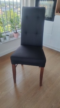 4 czarne krzesła 