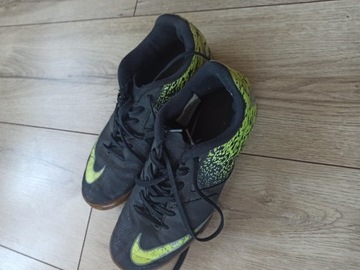 buty halowe nike bombax ic jr 826487 007