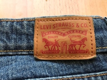 Spodnie marki LEVI STRAUSS  29x32   711