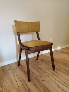 Drewniane krzesło skoczek po renowacji