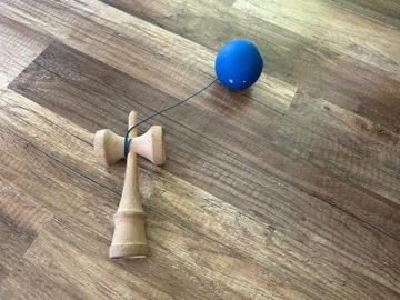 KENDAMA Japońska gra zręcznościowa