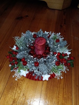 Stroik świąteczny na stół kolor czerwień srebro