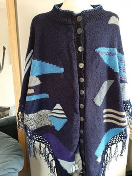 peleryna ponczo sweter ręcznie robiony na drutach 